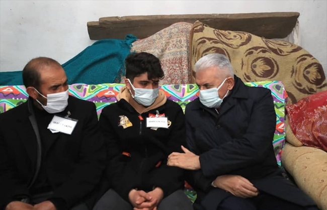 Cumhurbaşkanı Erdoğan şehit ailesi ile görüştü